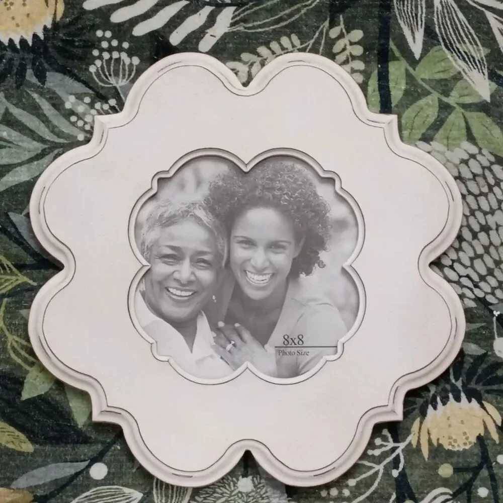 Large Rustic Off White Scalloped-edged Wooden Picture Frame with Stand Wall Hook